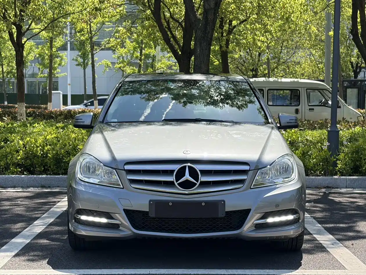 Mercedes-Benz C-Class 2013 C 180 Classic Grand Edition фото 2