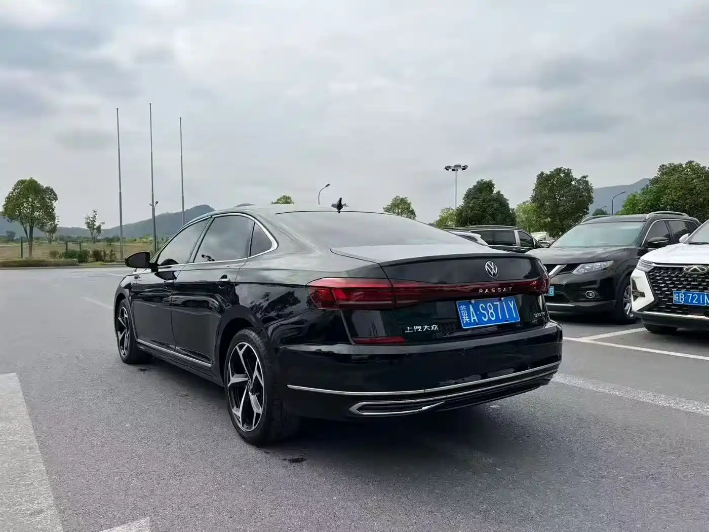 Volkswagen Passat 2023 Facelift 330TSI Starlight Elite Edition фото 5