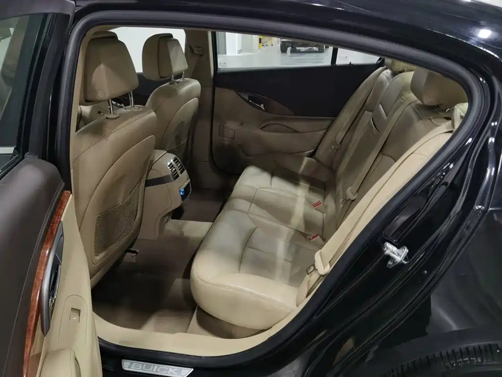 Фото 15 - Buick LaCrosse