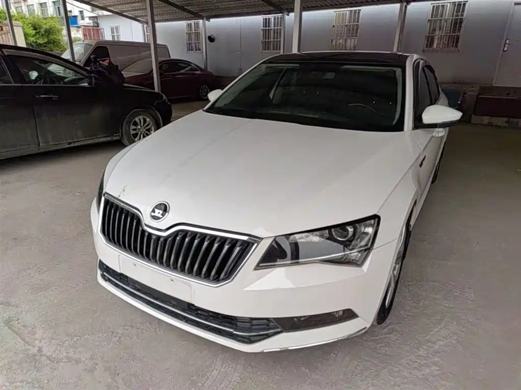 Škoda Superb 2016 TSI280 DSG Pioneer Edition