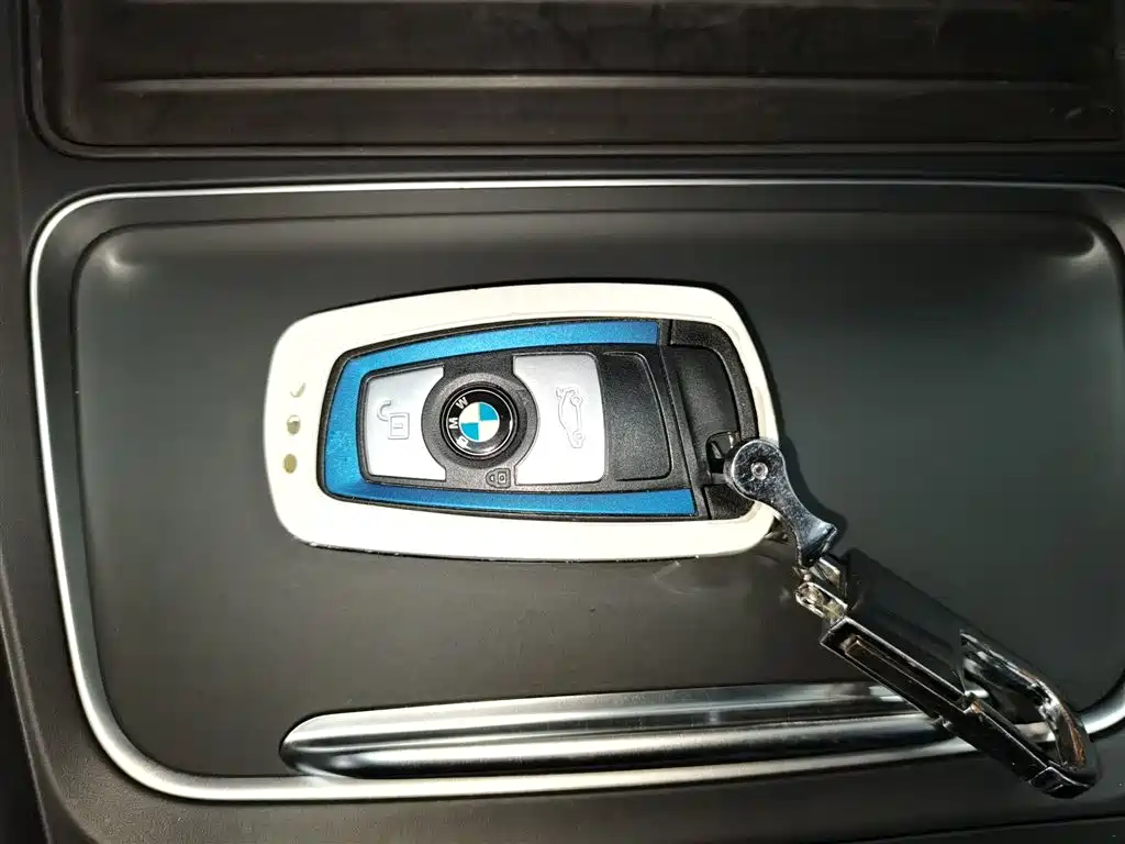 BMW 3 Series 2017 320Li M Sport фото 17