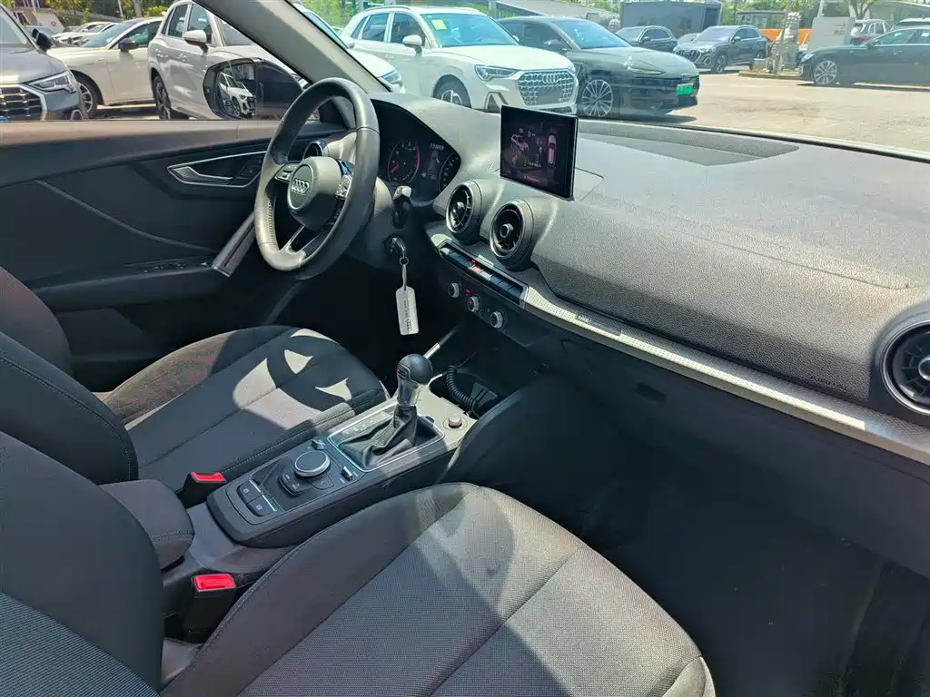 Audi Q2L 2020 35 TFSI Progressive Dynamic Model фото 8