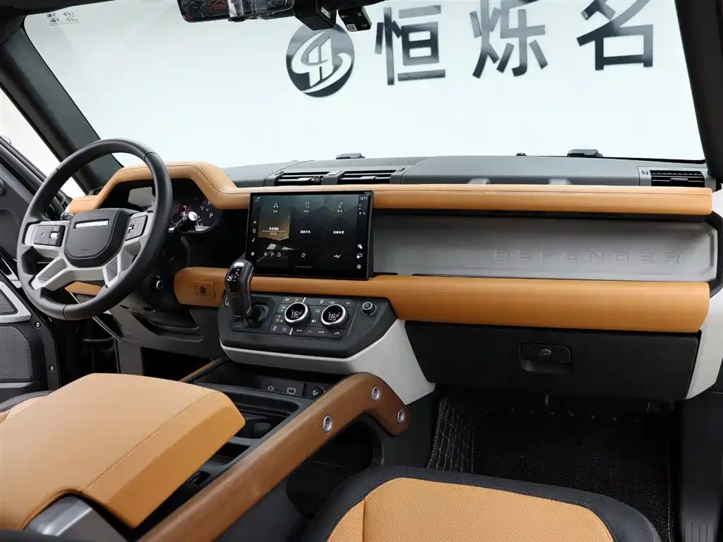 Land Rover Defender 2024 110 3.0T P400 Dark Special Edition фото 24