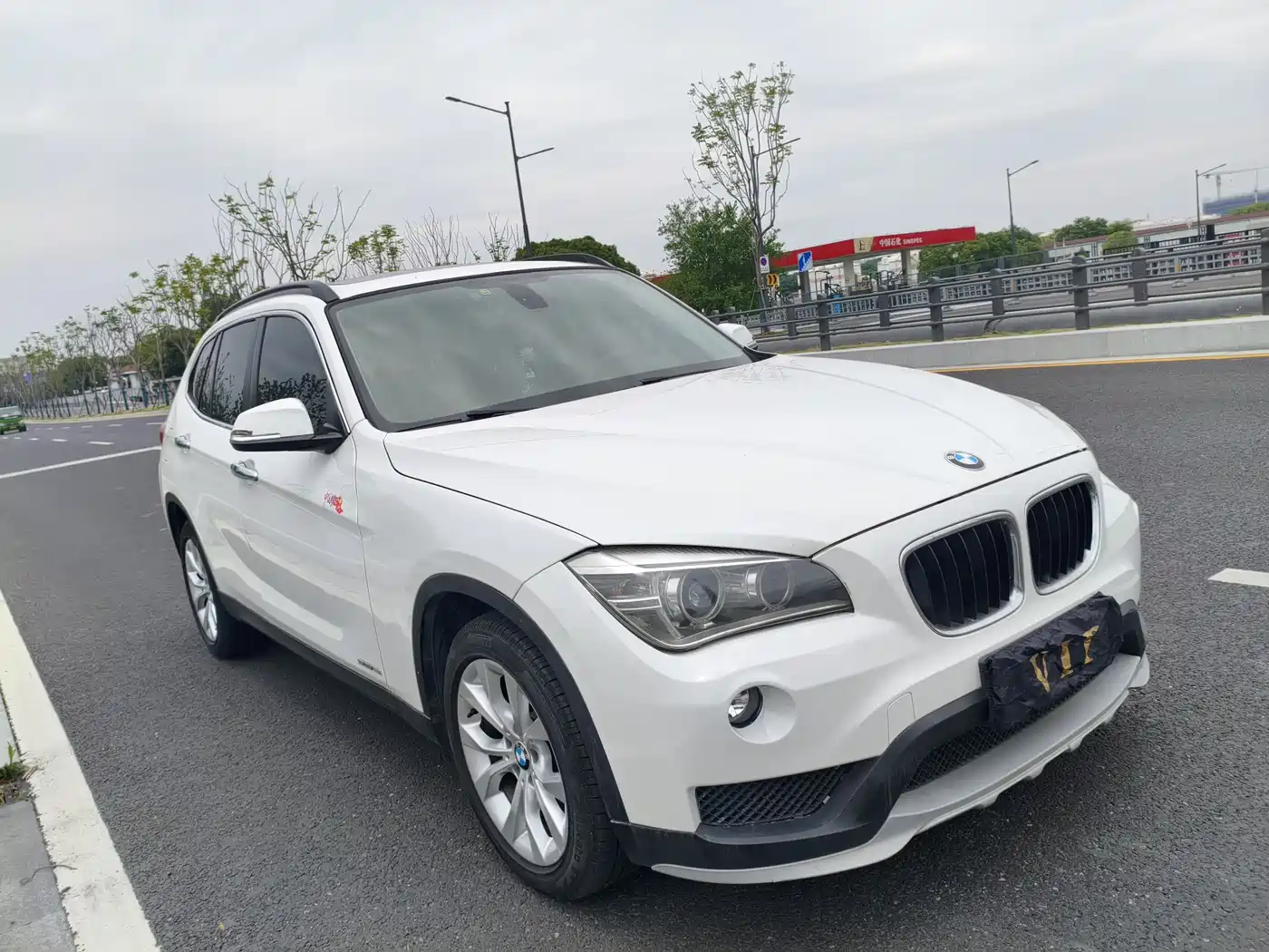 BMW X1 2014 sDrive18i Fashion Edition фото 2