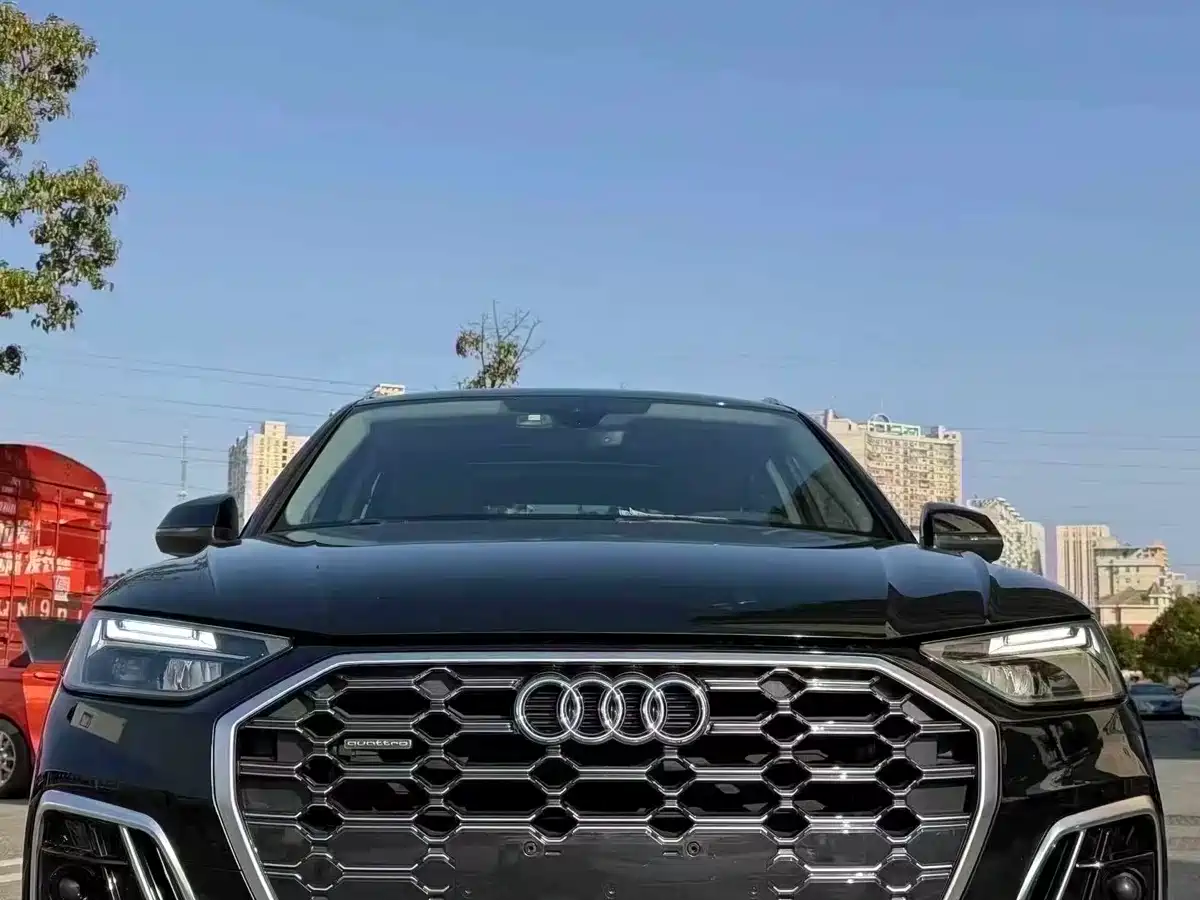 Audi Q5L 2022 40T Luxury Dynamic
