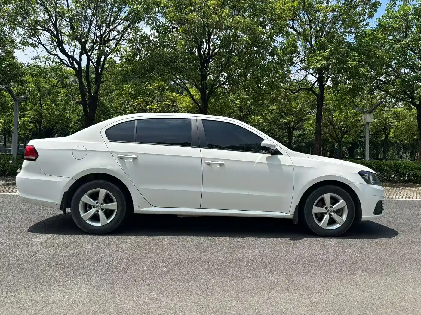 Volkswagen Lavida 2019 1.5L Automatic Comfort Edition China VI фото 3