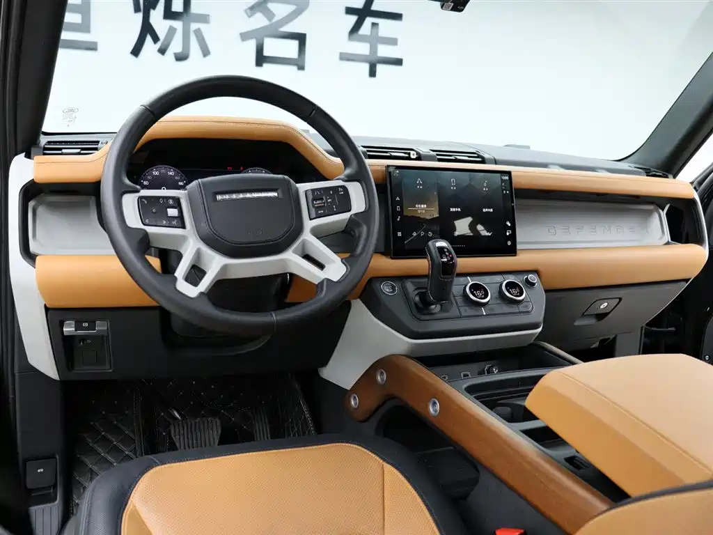 Land Rover Defender 2024 110 3.0T P400 Dark Special Edition фото 12