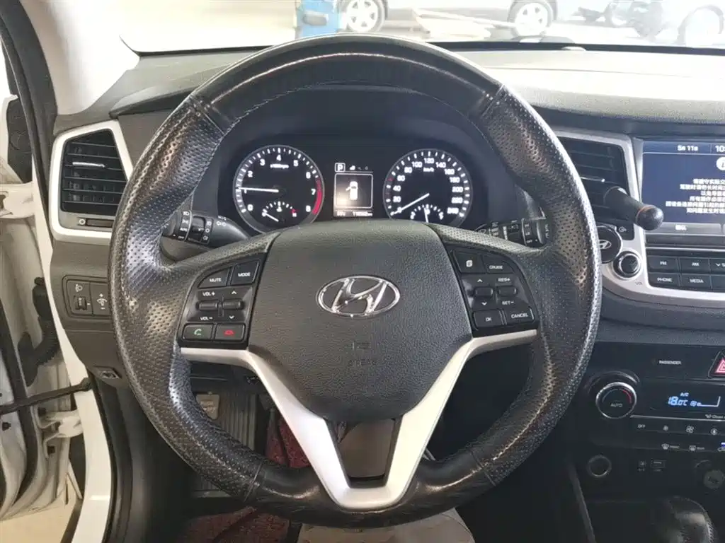Hyundai Tucson 2018 1.6T DCT 2WD 15th Anniversary Special Edition фото 11