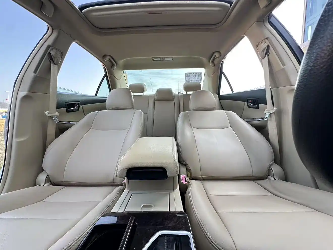 Toyota Camry 2016 2.0E 10th Anniversary Elite Edition фото 12