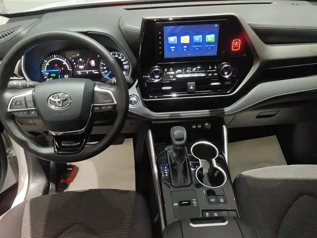 TOYOTA HIGHLANDER