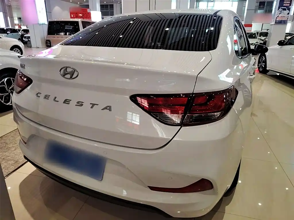 Hyundai Elantra 2018 1.6L Automatic Pleasing Edition GL China VI фото 6