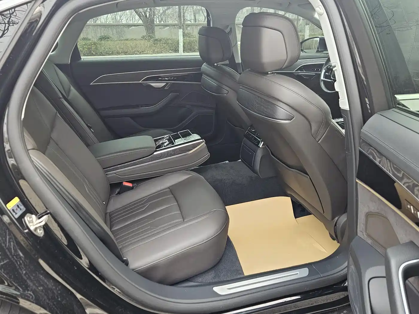 Audi A8 2023 A8L 45 TFSI quattro Luxury фото 9