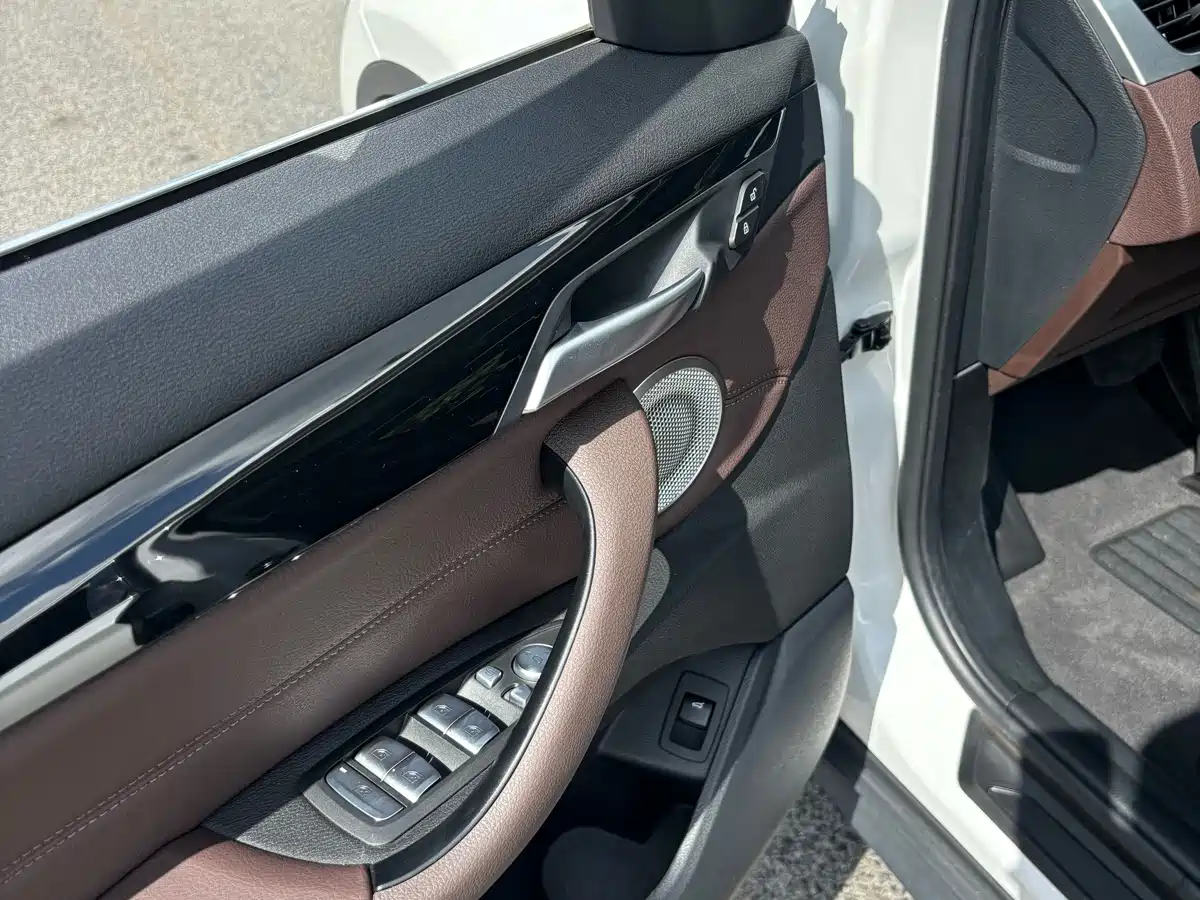 BMW X1 2021 sDrive25Li Leading фото 18