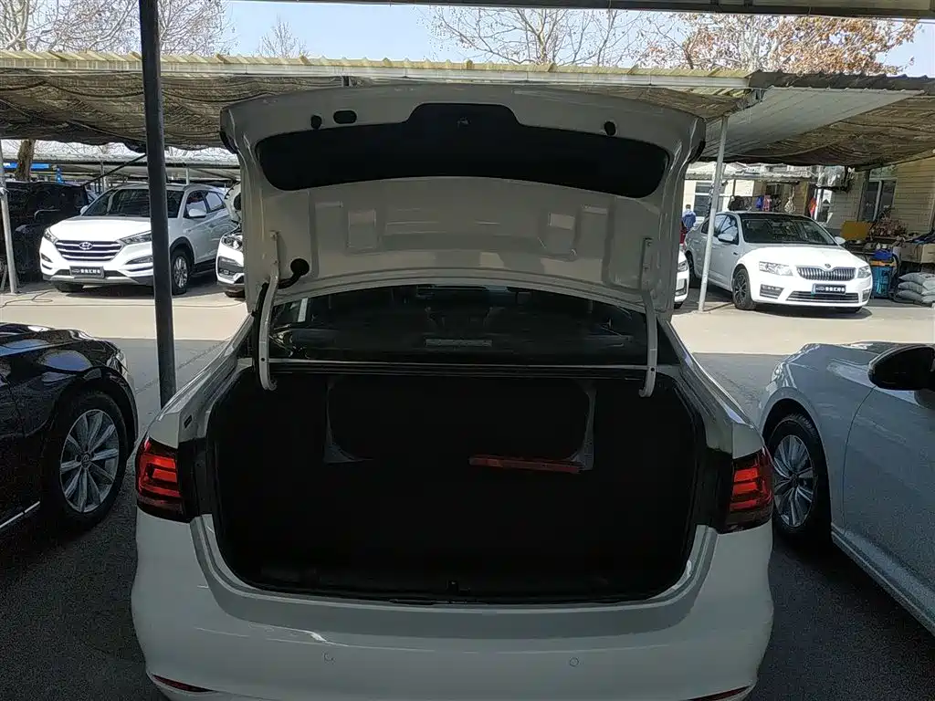 Volkswagen Lavida 2019 Lavida Start 1.5L Auto Trend (China VI) фото 19