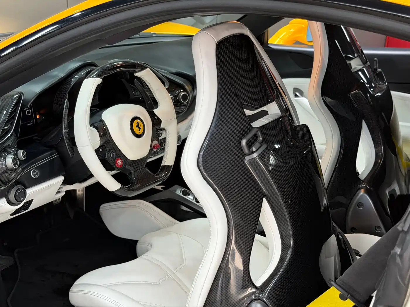 Ferrari 488 2015 488 GTB фото 12