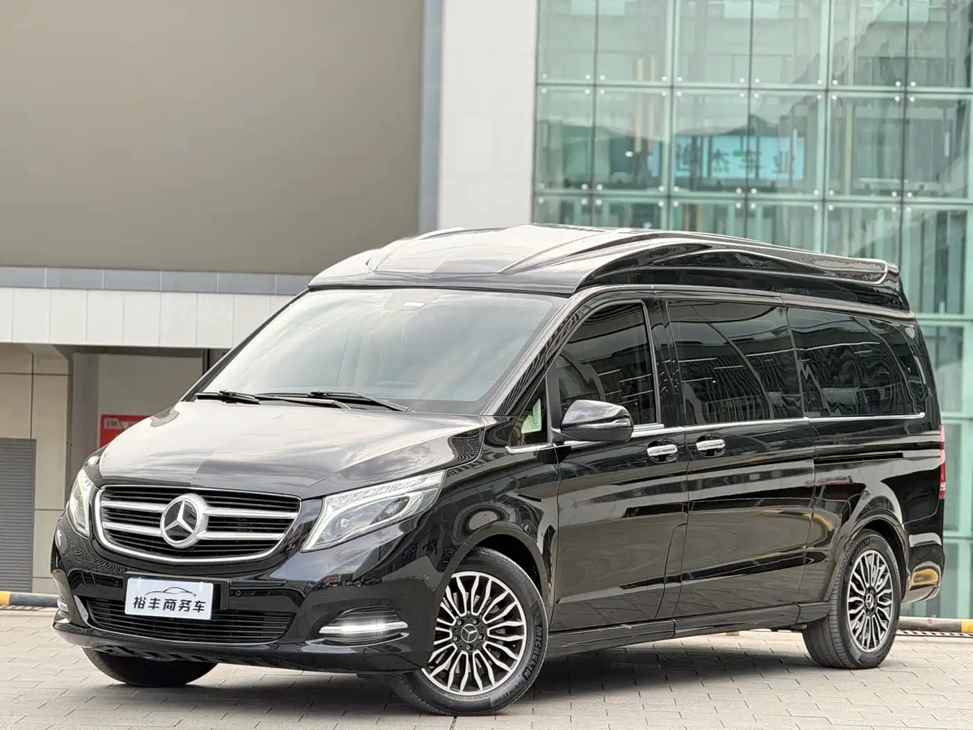 Mercedes-Benz V-Class 2018 V 260 L Premium Long Version China V фото 4