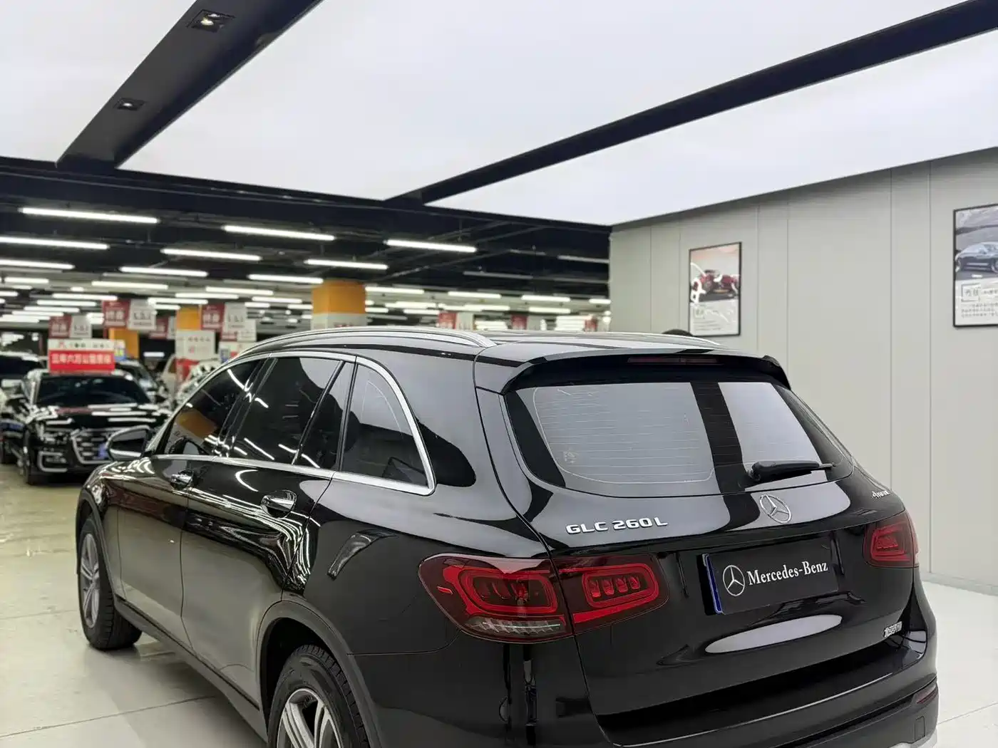 MERCEDES-BENZ GLC