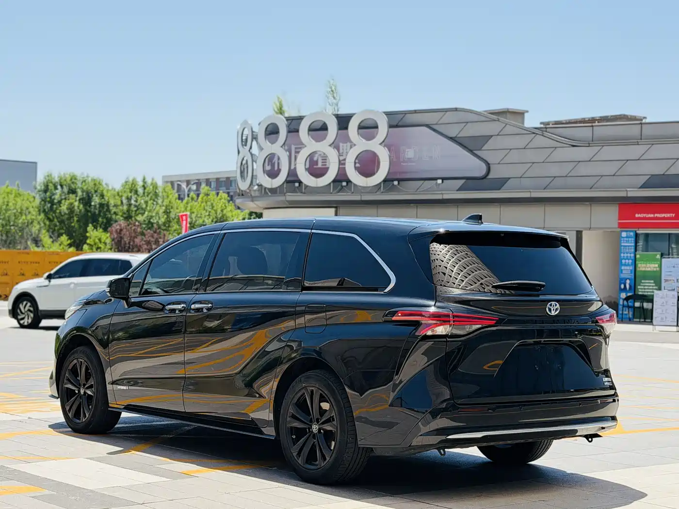 Toyota Sienna 2021 2.5L Hybrid Premium Edition фото 5