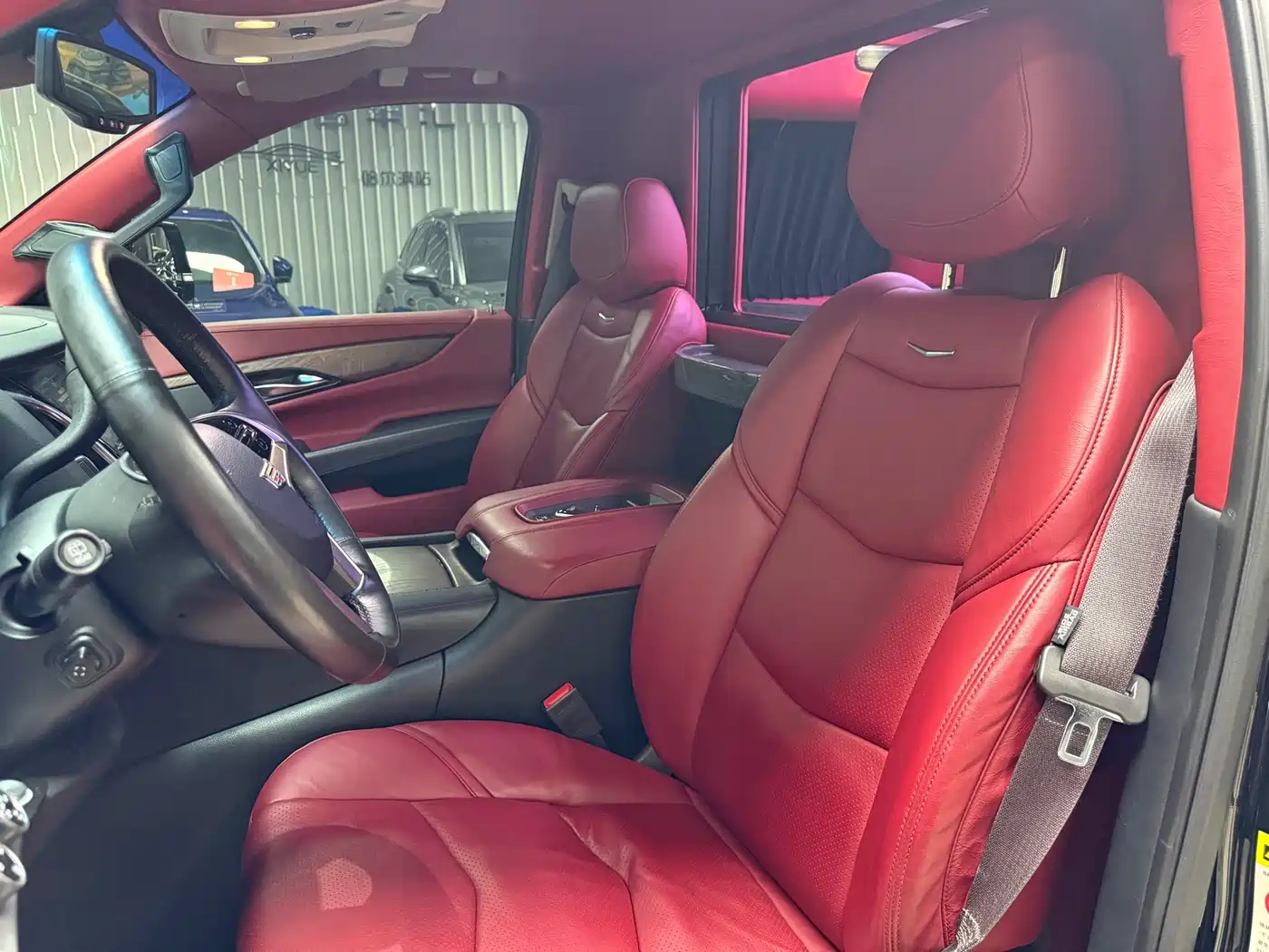 Cadillac Escalade 2017 6.2L ESV Platinum Extended фото 44