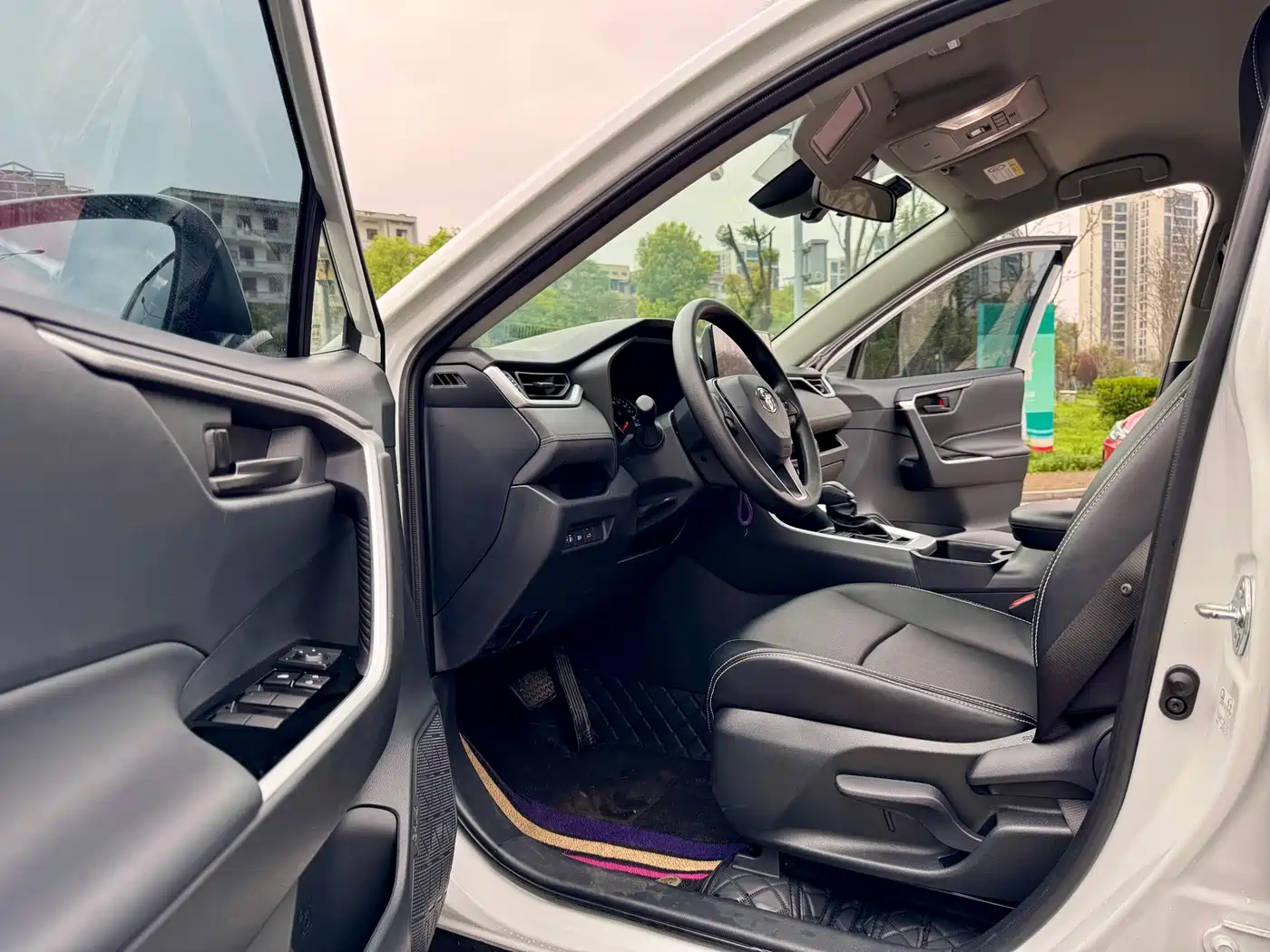 Toyota RAV4 Rongfang 2024 2.0L CVT FWD Urban Edition фото 5