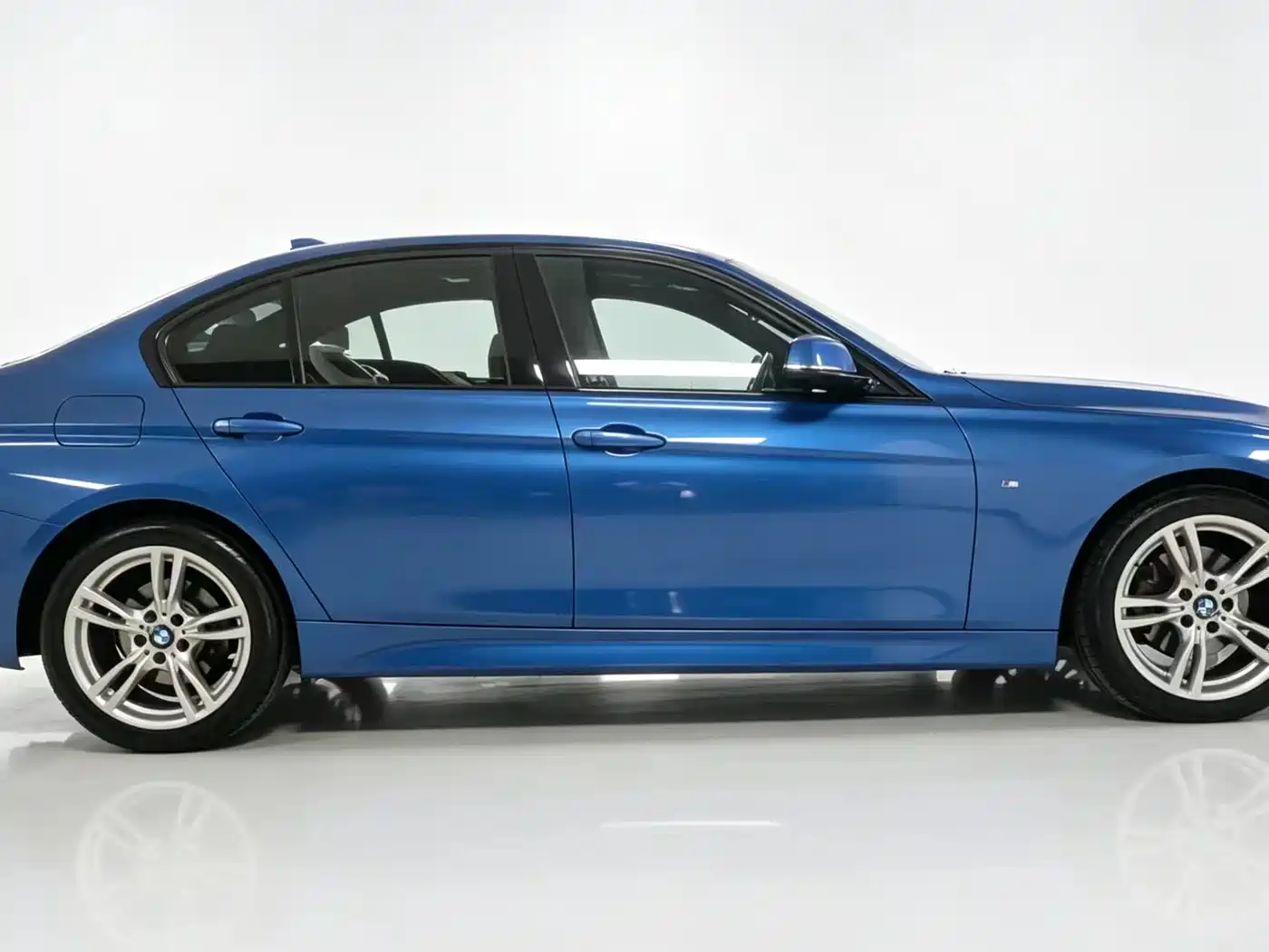 BMW 3 Series 2017 320i M Sport фото 6