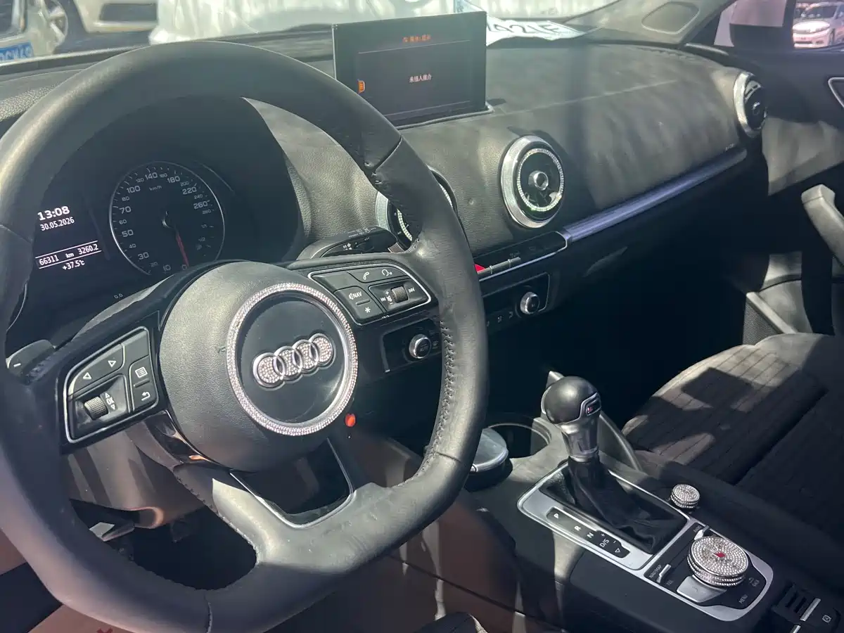 Audi A3 2018 30th Anniversary Sportback 35 TFSI Sport фото 7