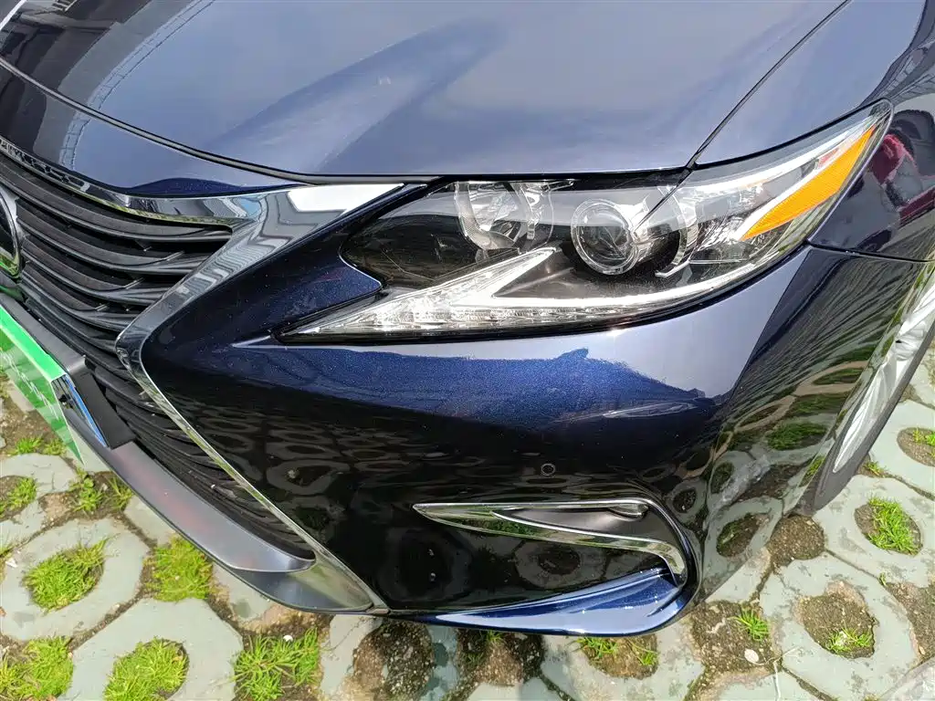 Lexus ES 2015 200 Elite Edition фото 15