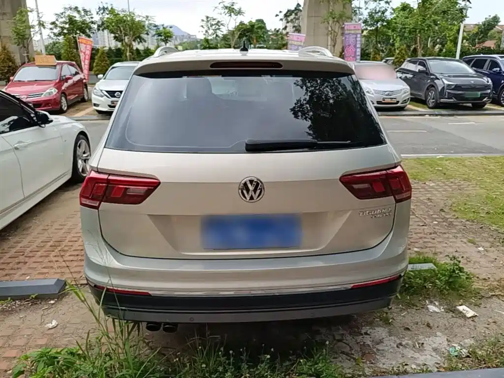 Volkswagen Tiguan L 2017 330TSI Automatic 2WD Luxury Edition фото 6