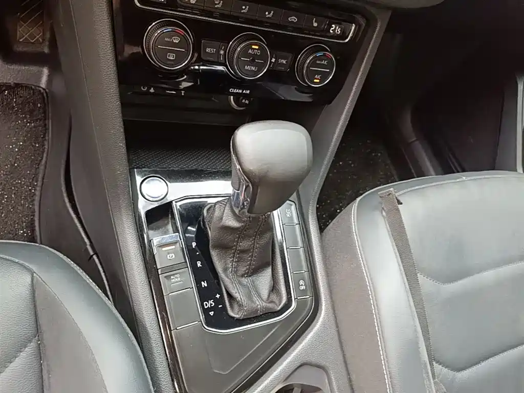 Volkswagen Tiguan L 2017 330TSI Automatic 2WD Luxury Edition фото 14