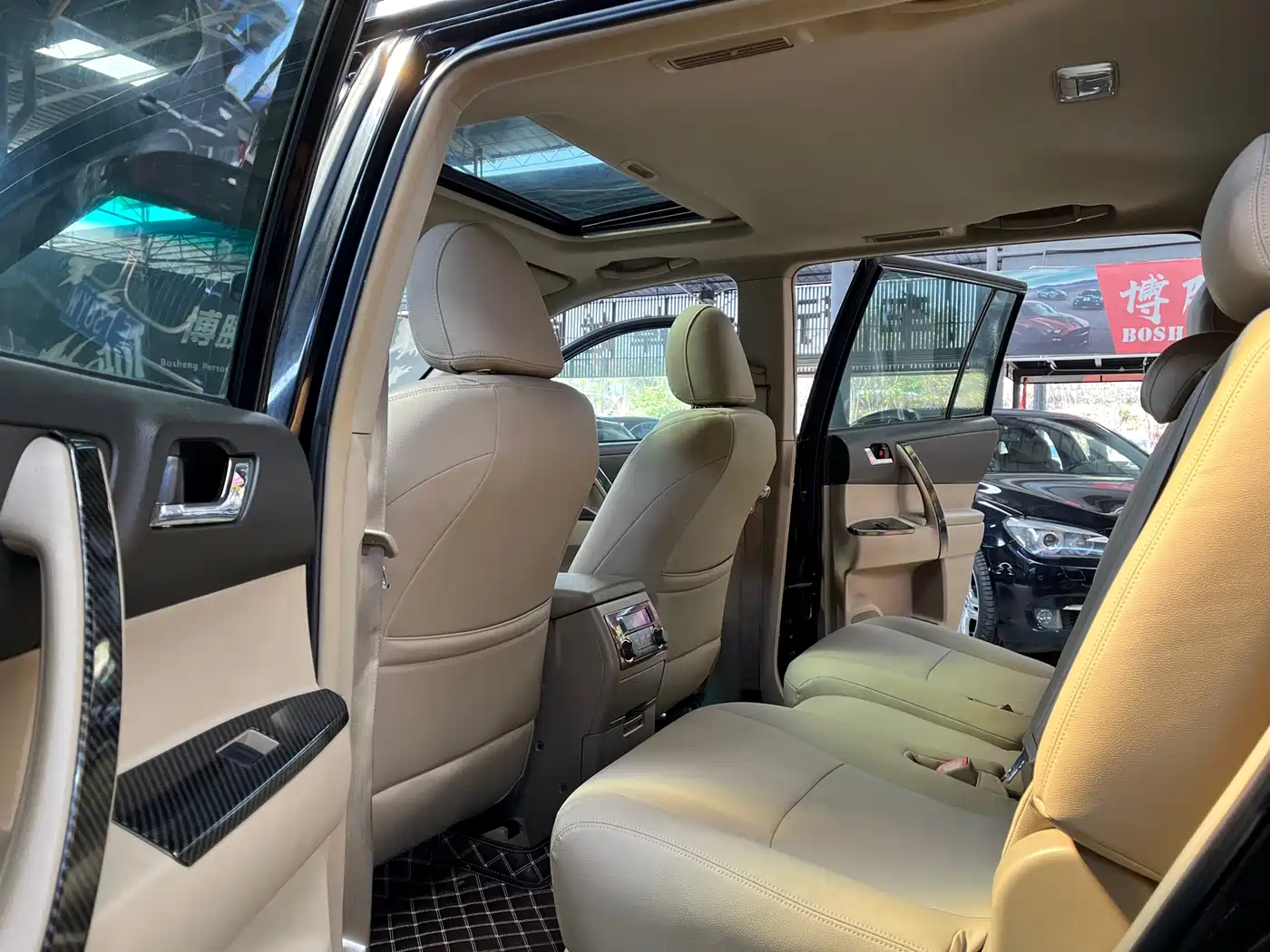 Toyota Highlander 2009 3.5L 4WD 7-seater Luxury Edition фото 17