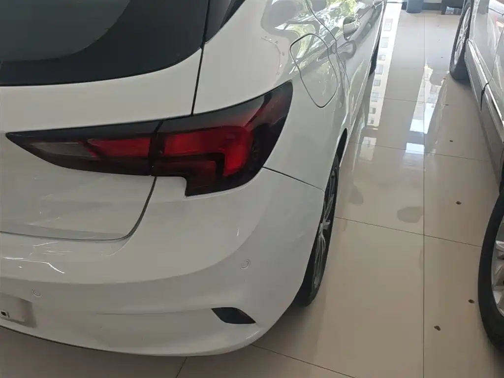 Buick Verano 2016 Hatchback GS 20T DCT Passion Sport фото 8