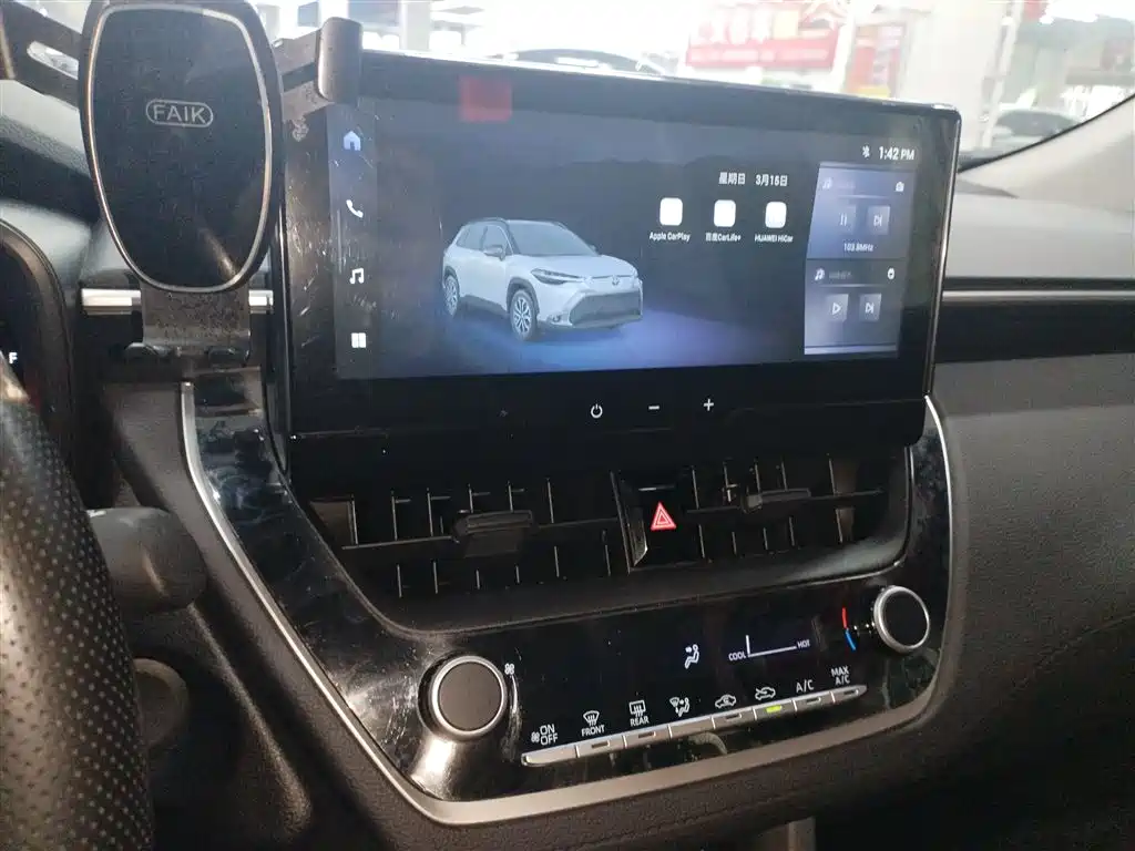 Toyota Frontlander 2023 2.0L CVT Elite Edition фото 13