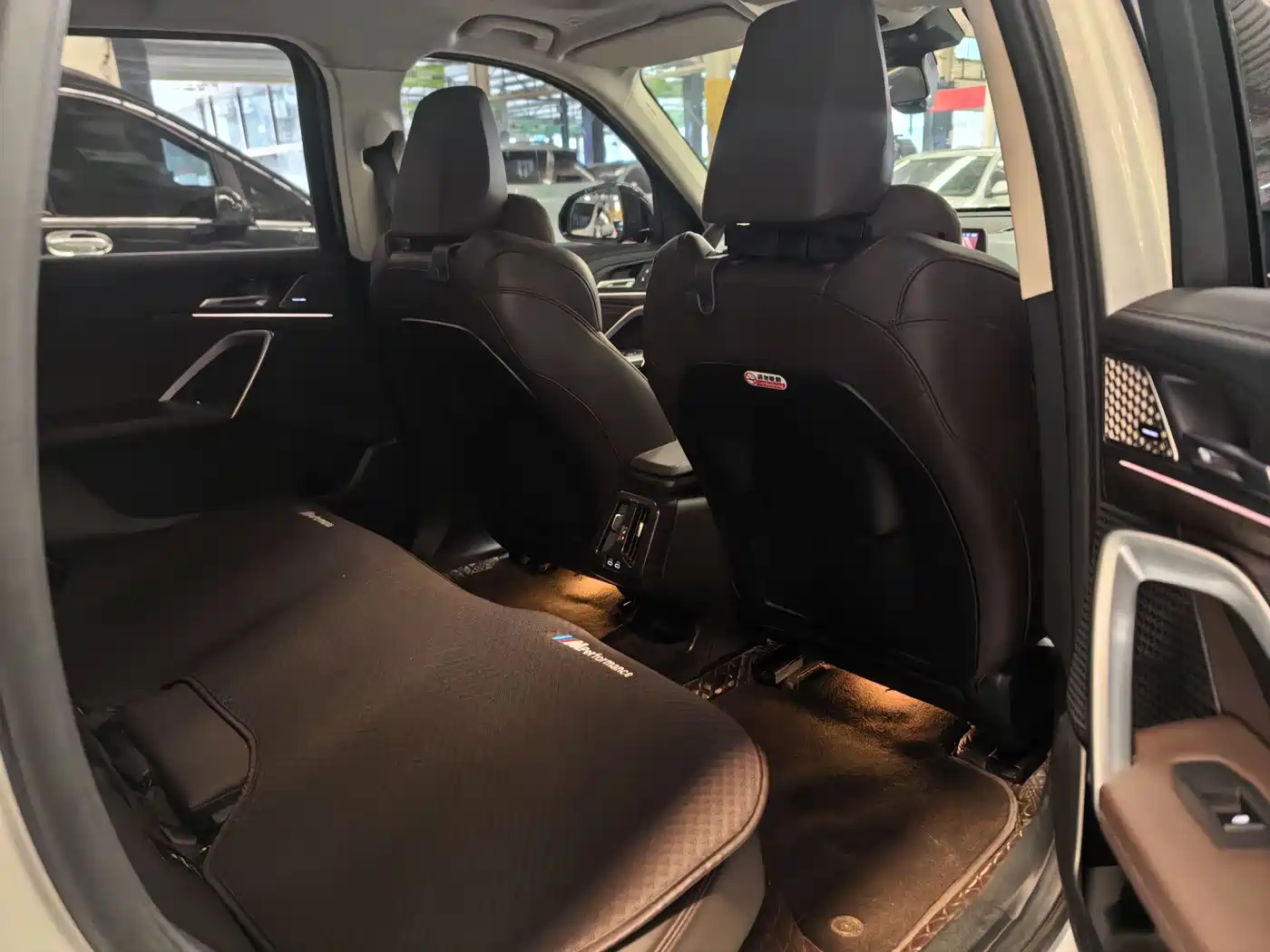 BMW iX1 2023 xDrive30L M Sport Package фото 7