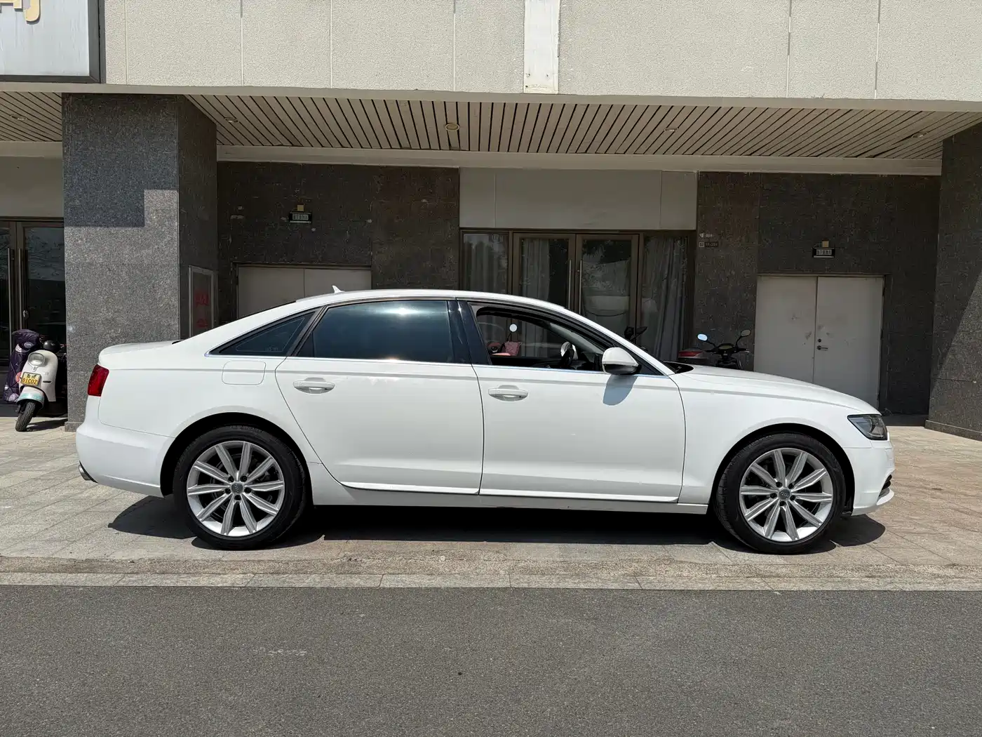 Audi A6L 2015 TFSI Millionth Anniversary Intelligent Leader Type фото 5
