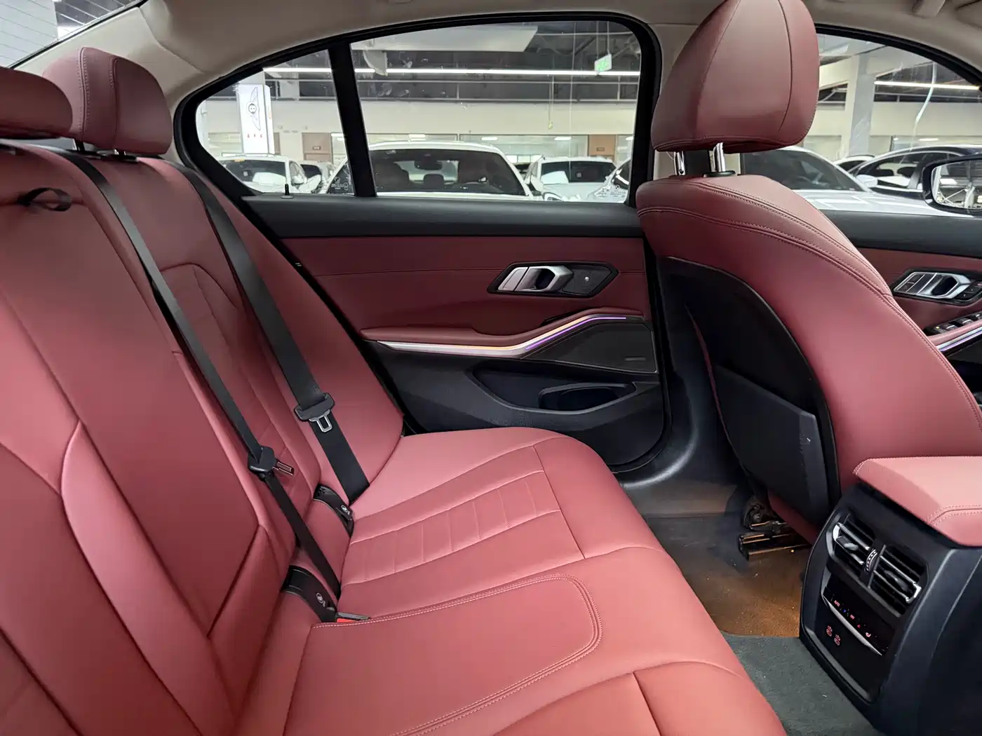 BMW 3 Series 2022 325i M Sport Shadow Edition фото 9