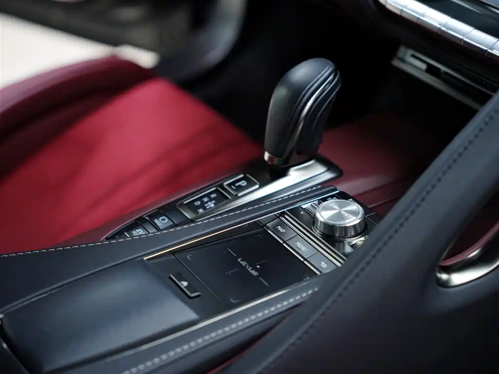 Lexus LC 2018 500h Sport Edition фото 49
