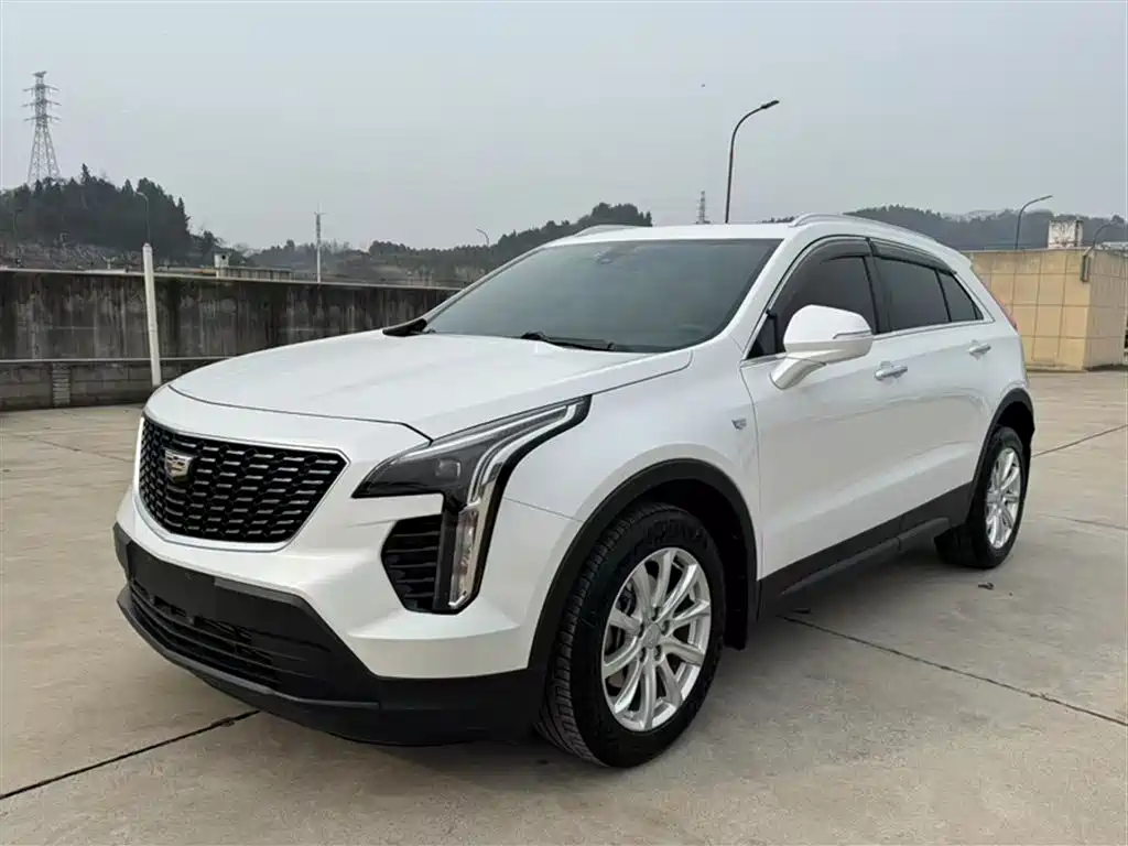 CADILLAC XT4