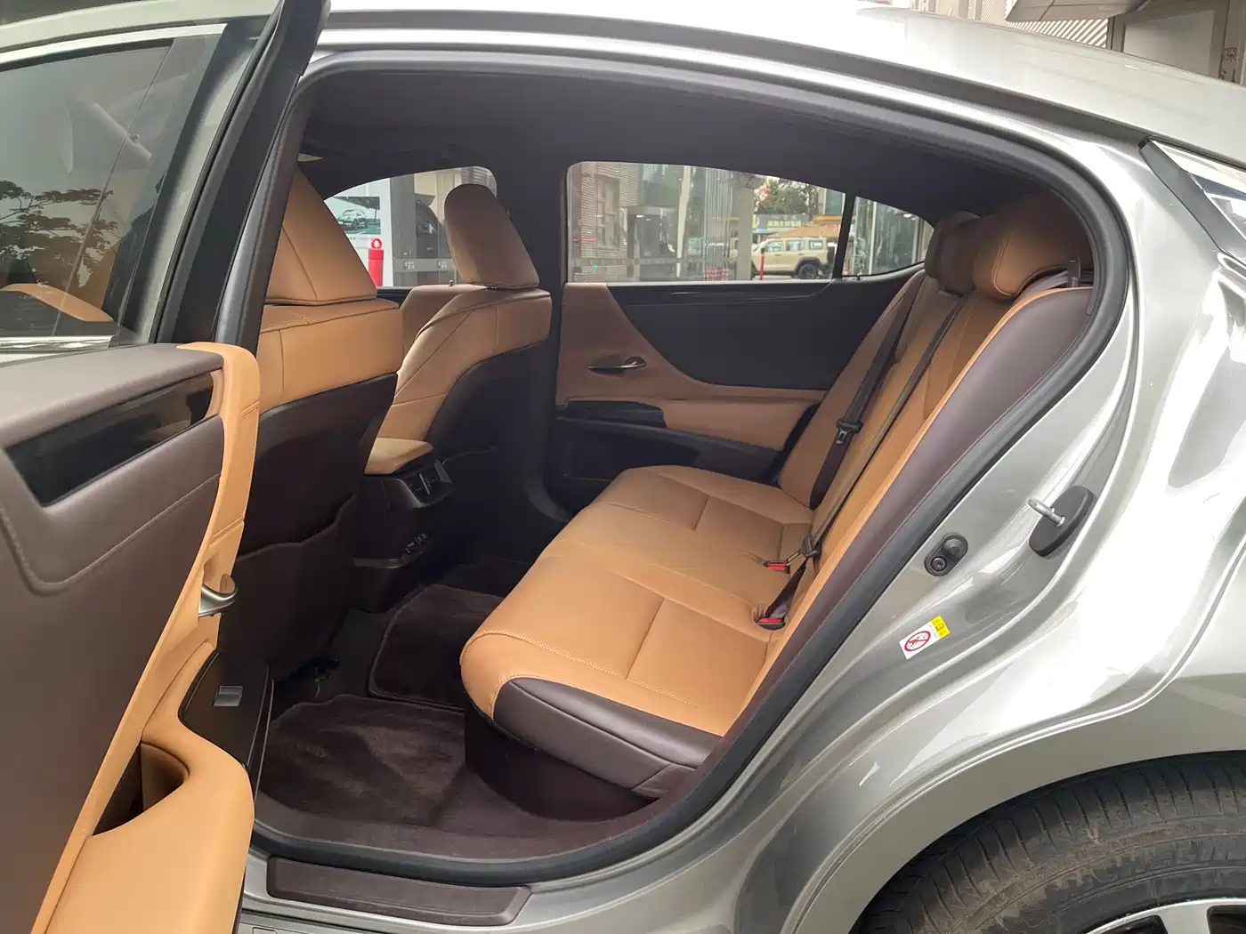 Lexus ES 2018 300h Excellence Edition China V фото 7