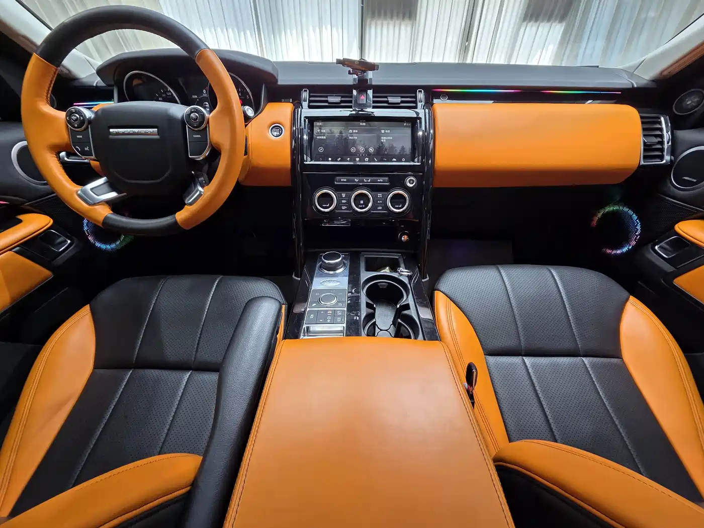 Land Rover Discovery 2018 3.0 SC V6 SE фото 9