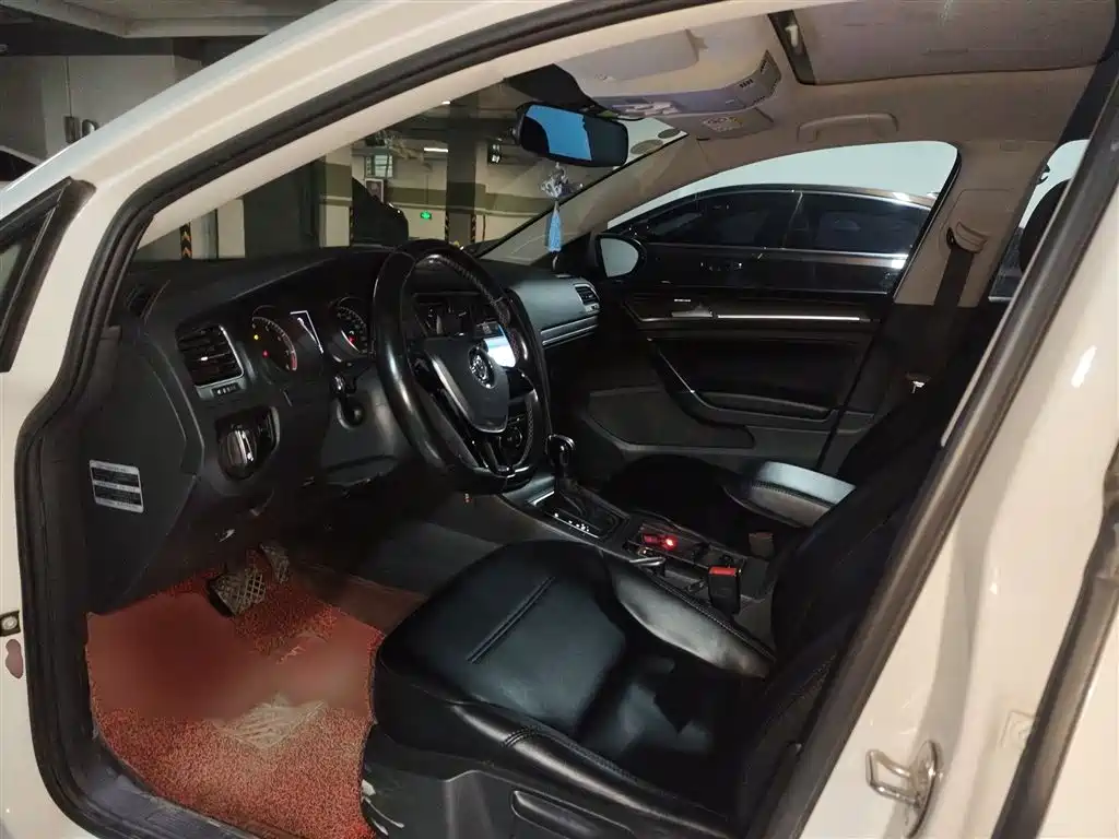 Volkswagen Golf 2016 230TSI Automatic Comfort фото 14