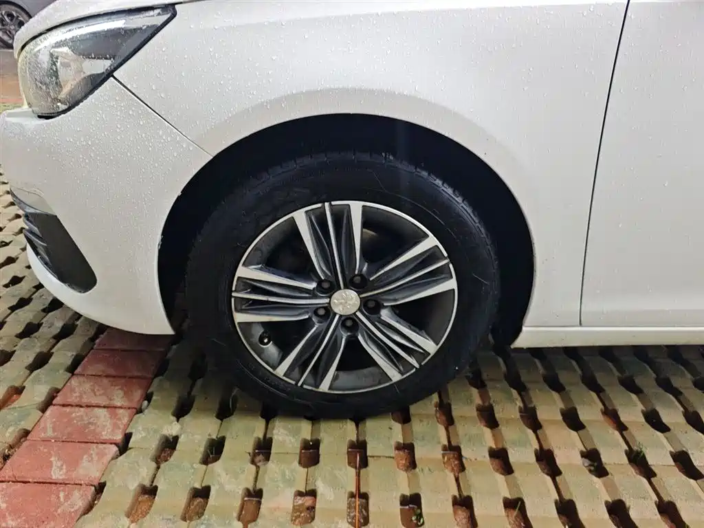 Peugeot 308 2016 1.6L Automatic Fashion фото 23