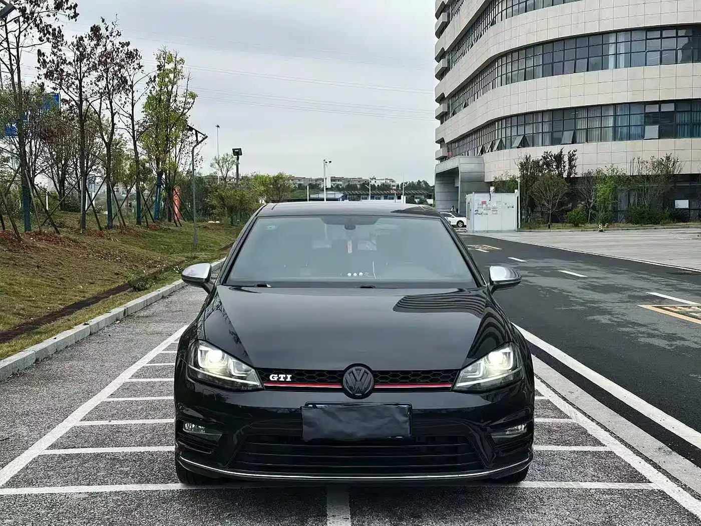 Volkswagen Golf 2016 1.4TSI Automatic R-Line фото 2