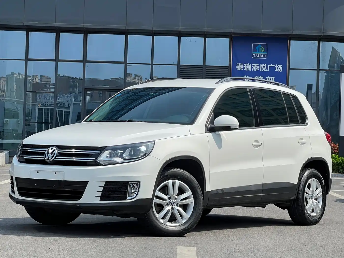 Volkswagen Tiguan 2015 1.8TSI Automatic 2WD Trendline
