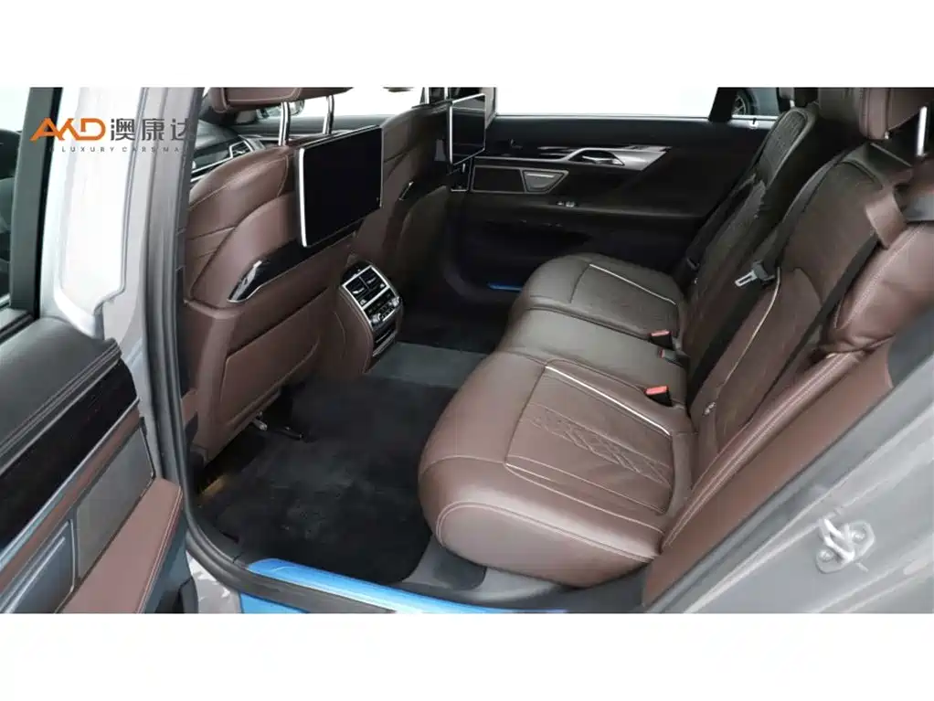 BMW 7 Series 2019 740Li Exclusive M Sport Package фото 7