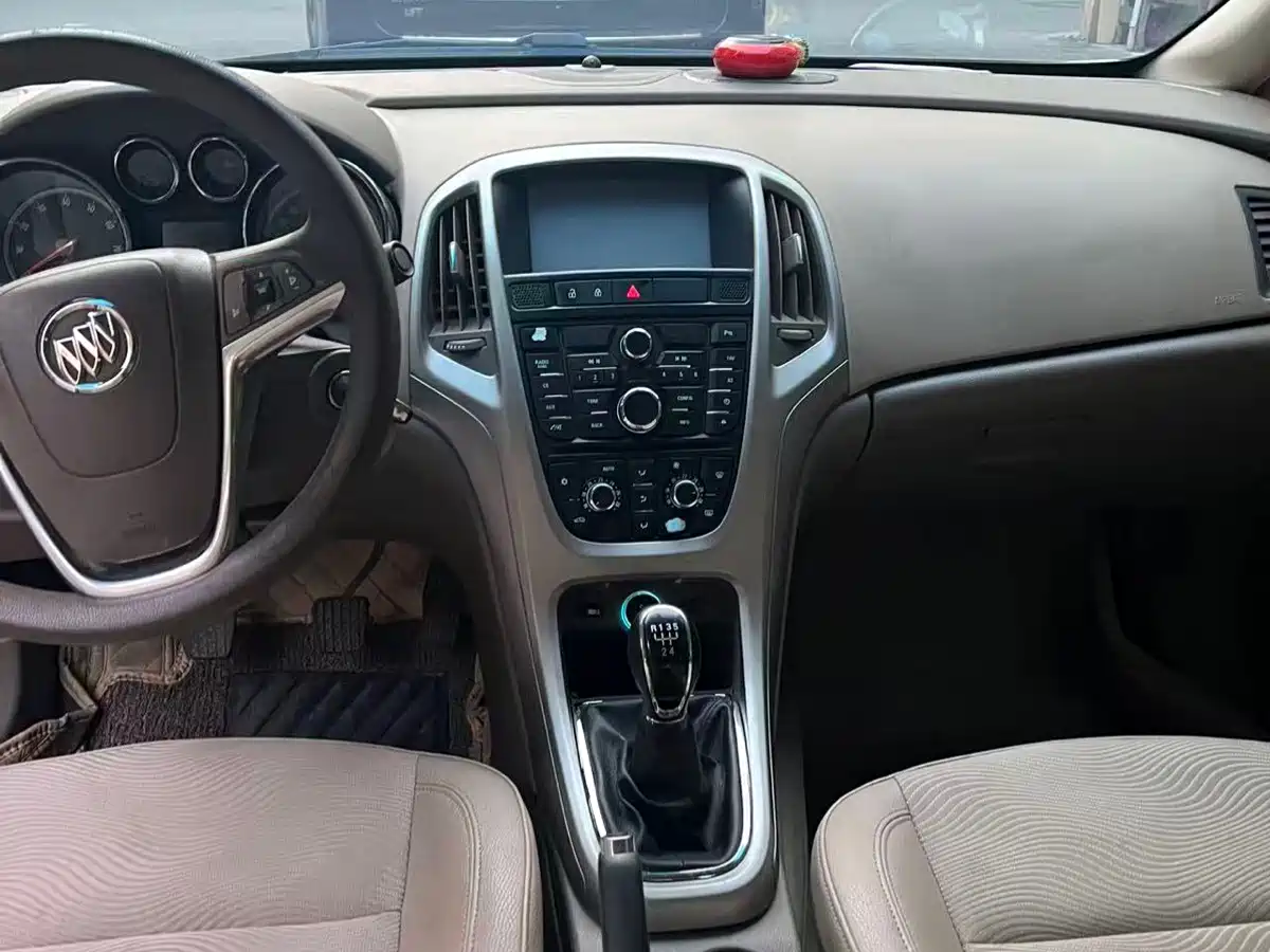 Buick Excelle 2012 GT 1.6L Manual Progressive Edition фото 6