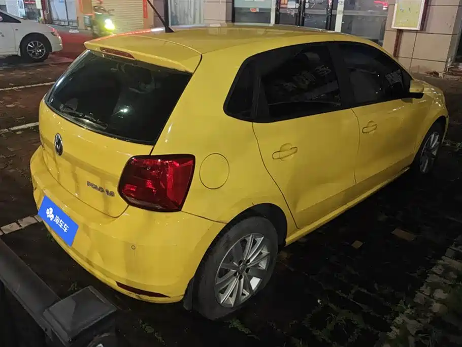Volkswagen Polo 2014 1.6L Automatic Comfort Edition фото 3