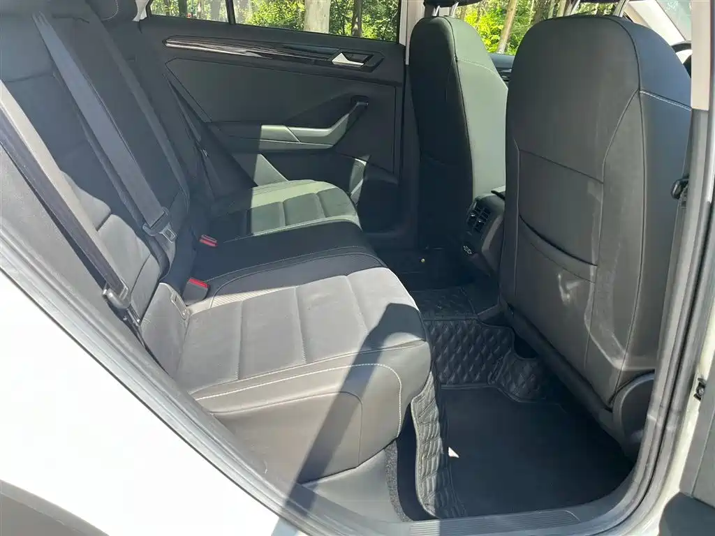 Volkswagen T-ROC 2022 280TSI DSG 2WD Comfort PLUS фото 11