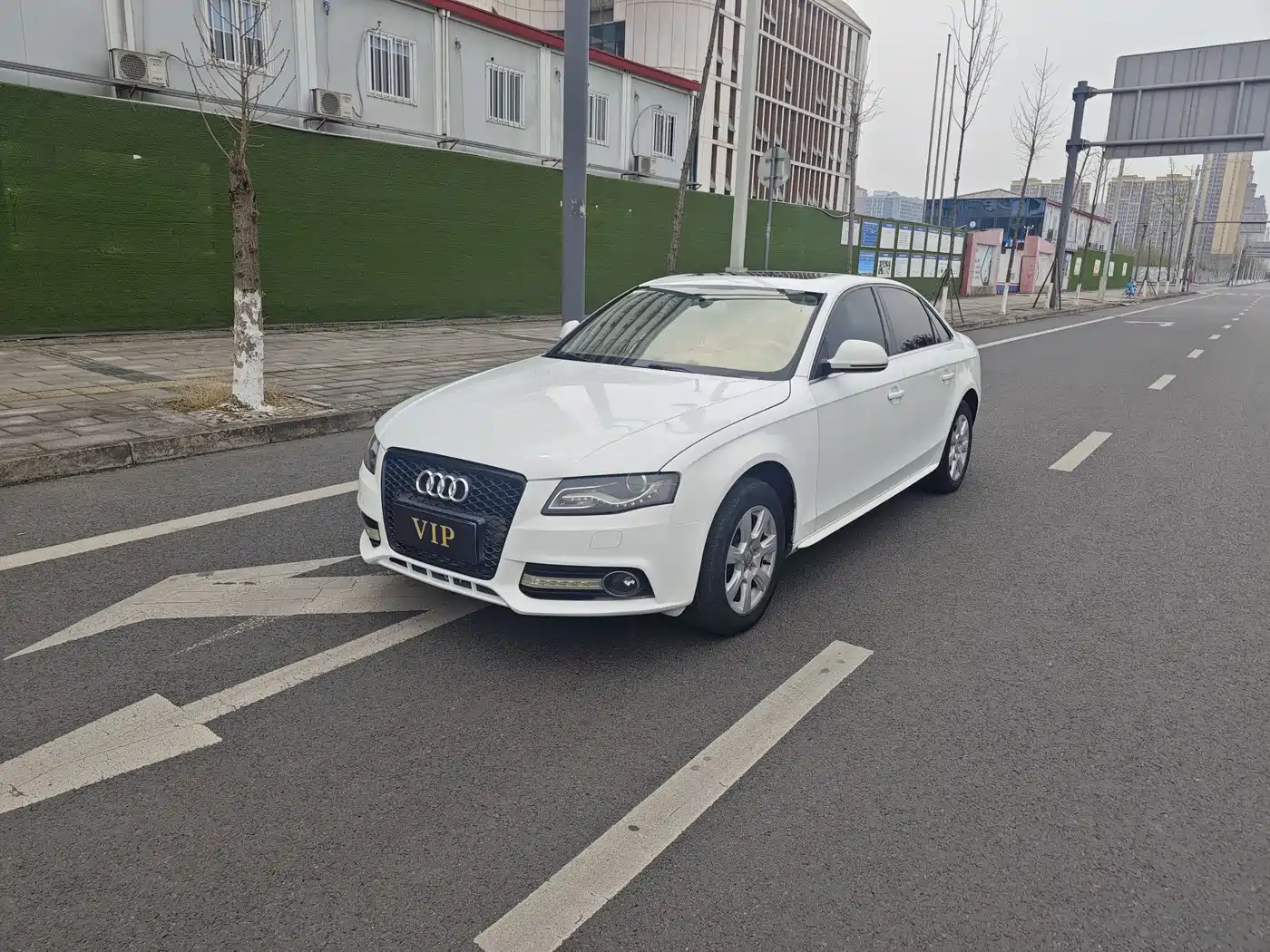 Audi A4L 2010 2.0 TFSI Comfort фото 2