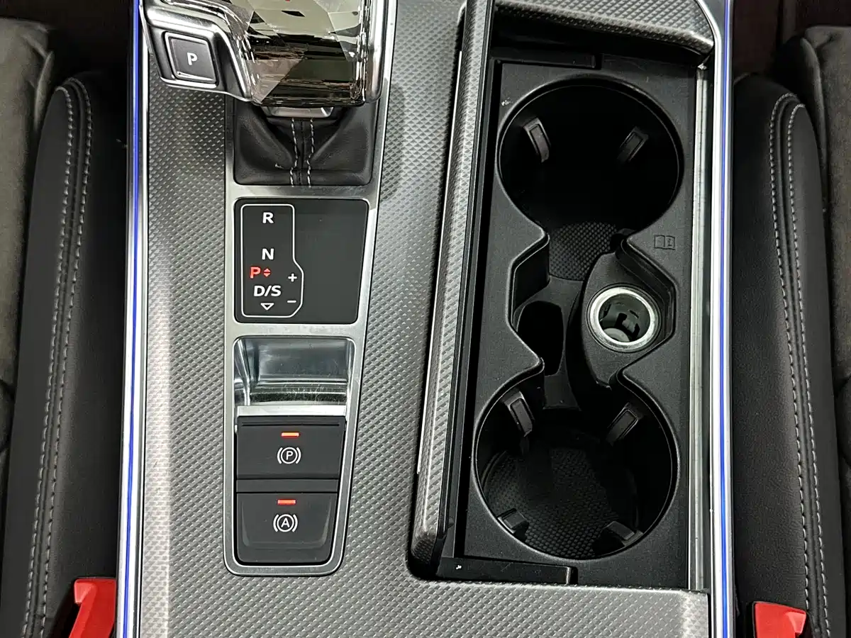 Audi A6L 2021 40 TFSI Luxury Sport фото 15