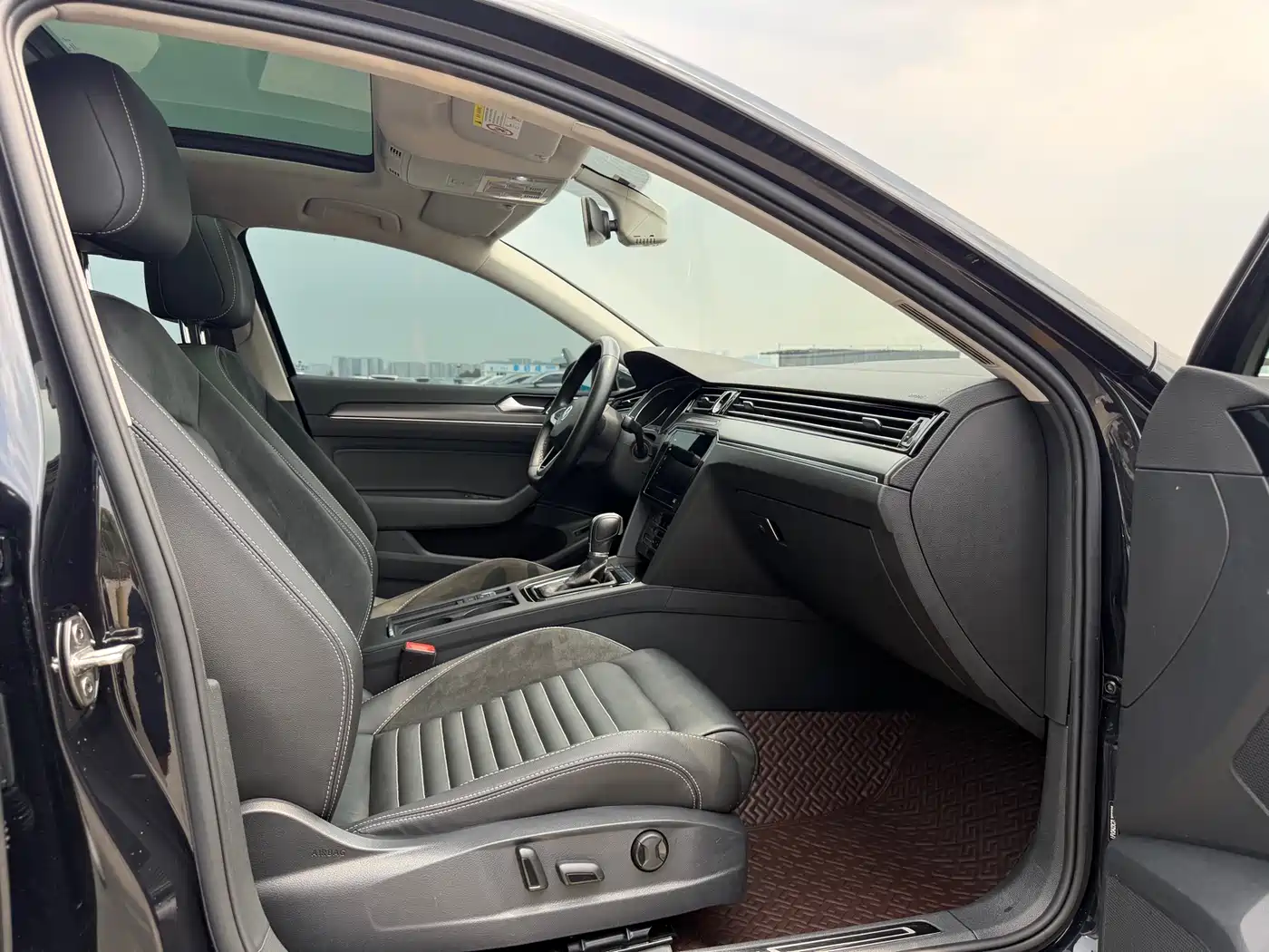 Volkswagen Magotan 2020 330TSI DSG Leading фото 11
